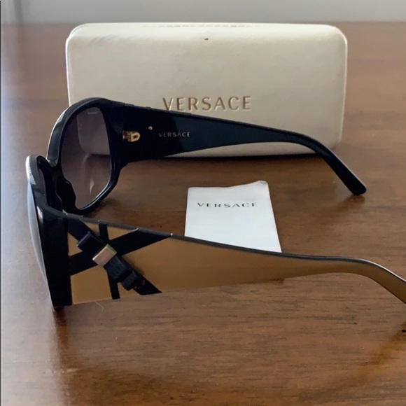 VERSACE ties with a bow sunglasses - Picture 2 of 8